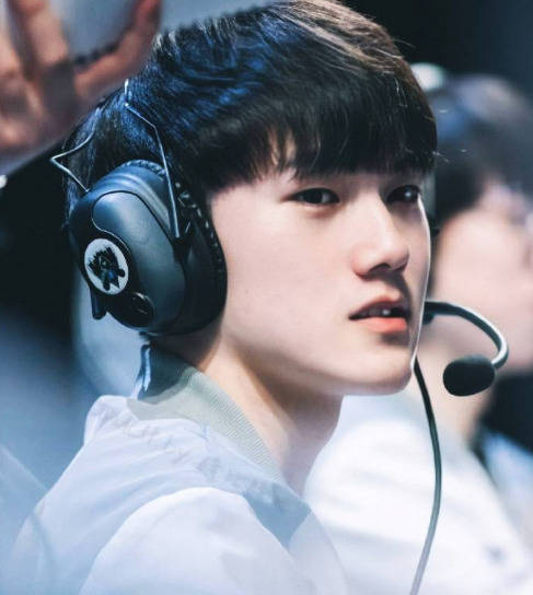 矛盾逐渐显 矛盾逐渐显