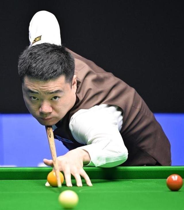 示自己摔跤 示自己摔跤